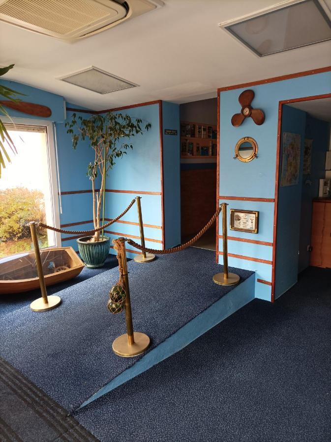 Отель La Croisiere Louvetot Экстерьер фото